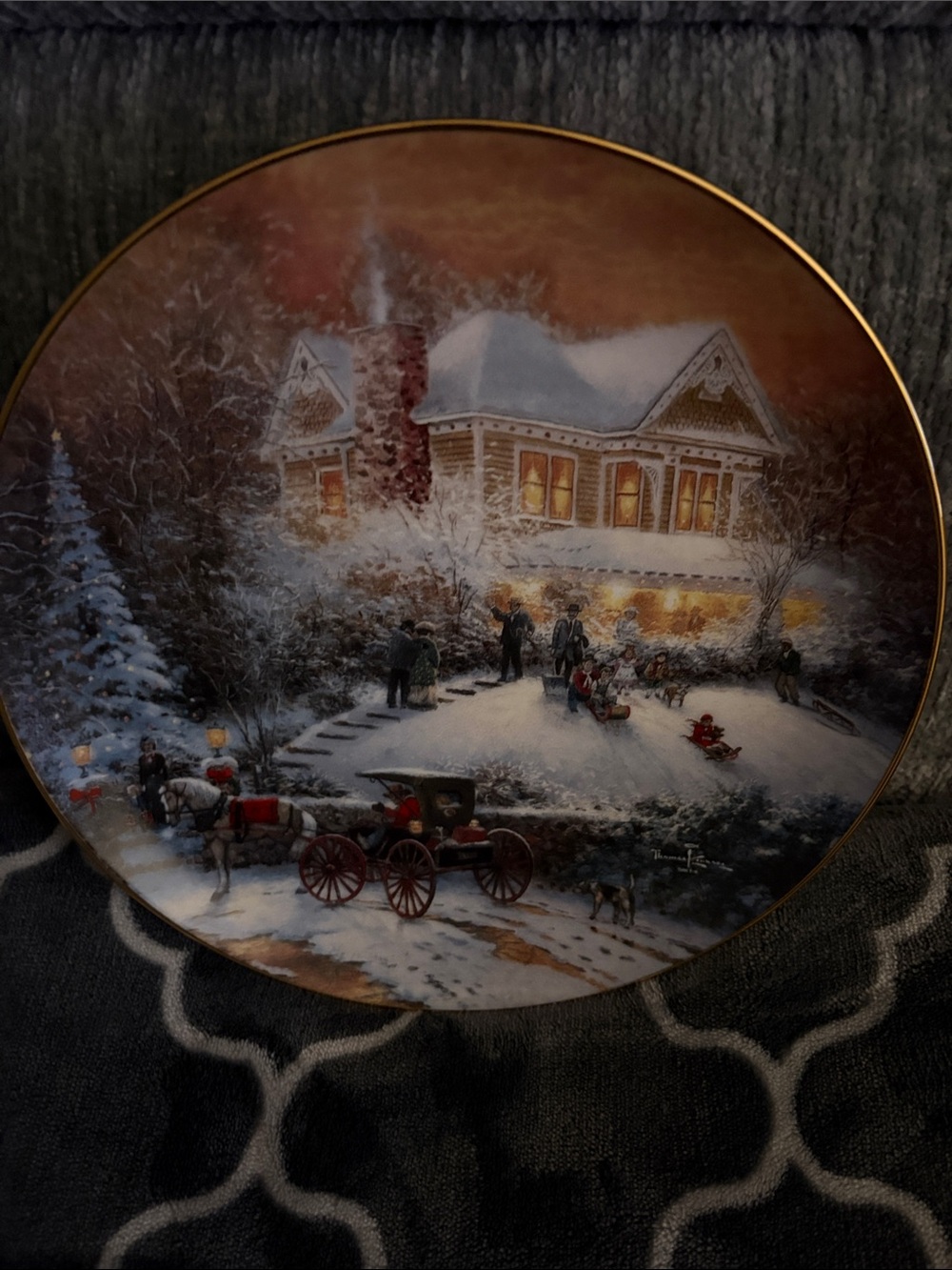 Holiday Winter Scene Decorative Plate - White & Gold
‘All Friends Are Welcome”